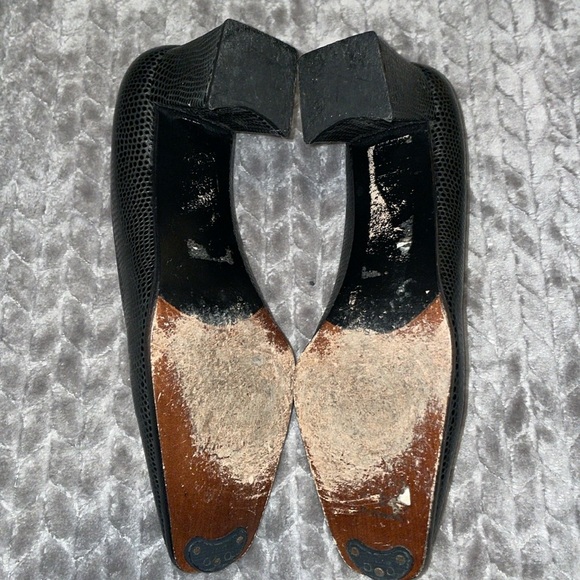 Stuart Weitzman Elegant Black Leather Women's Block/Chunky Heels. Size 6. - Picture 9 of 11